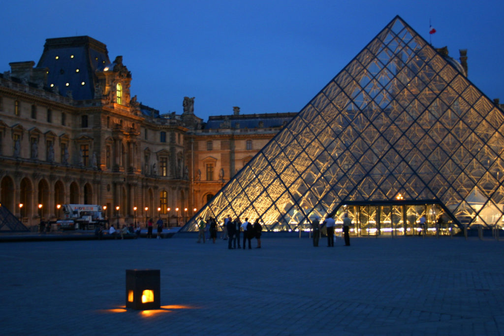 louvre-night-1545827