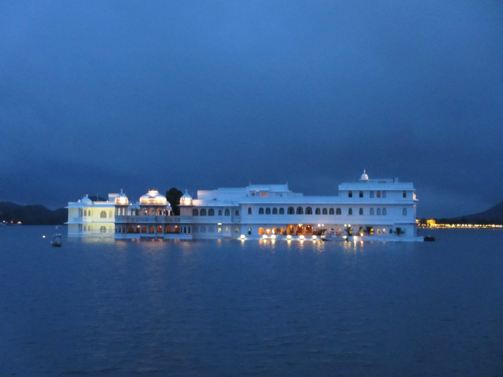 tajlakepalace